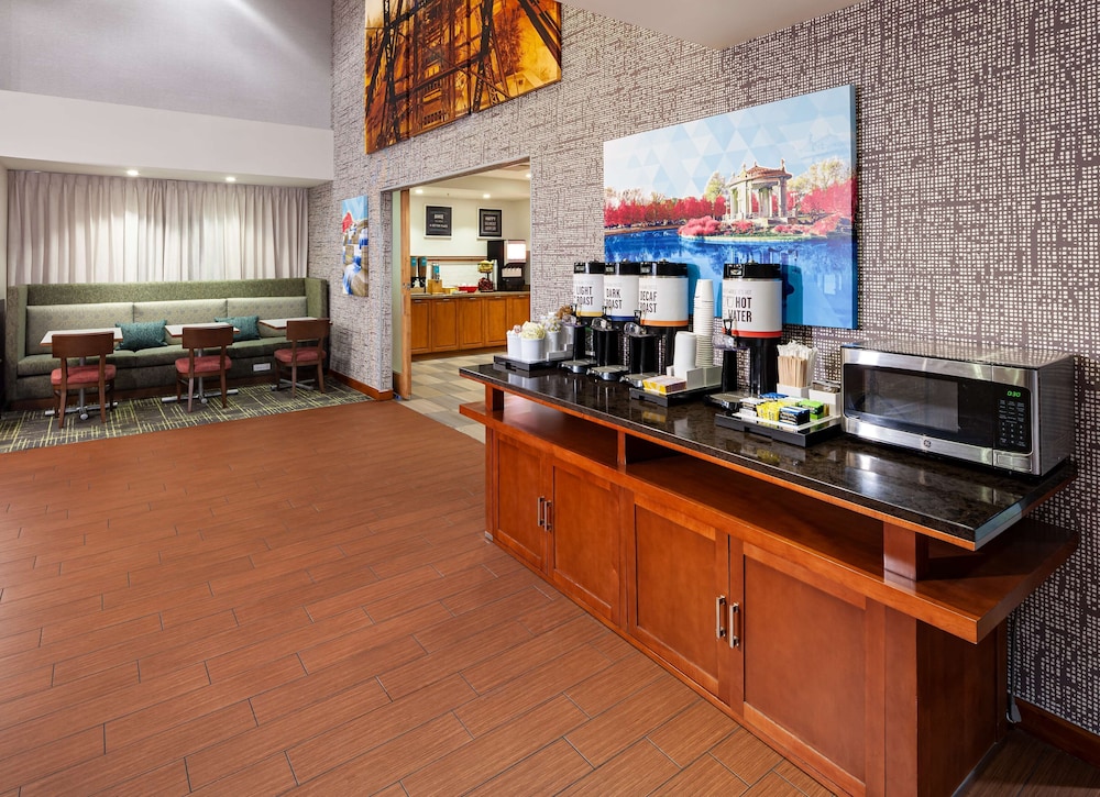 Hampton Inn & Suites St. Louis at Forest Park - photo 27