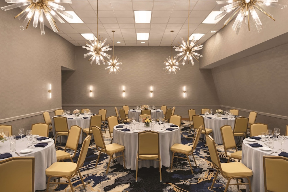 DoubleTree by Hilton Tampa Rocky Point Waterfront - photo 56