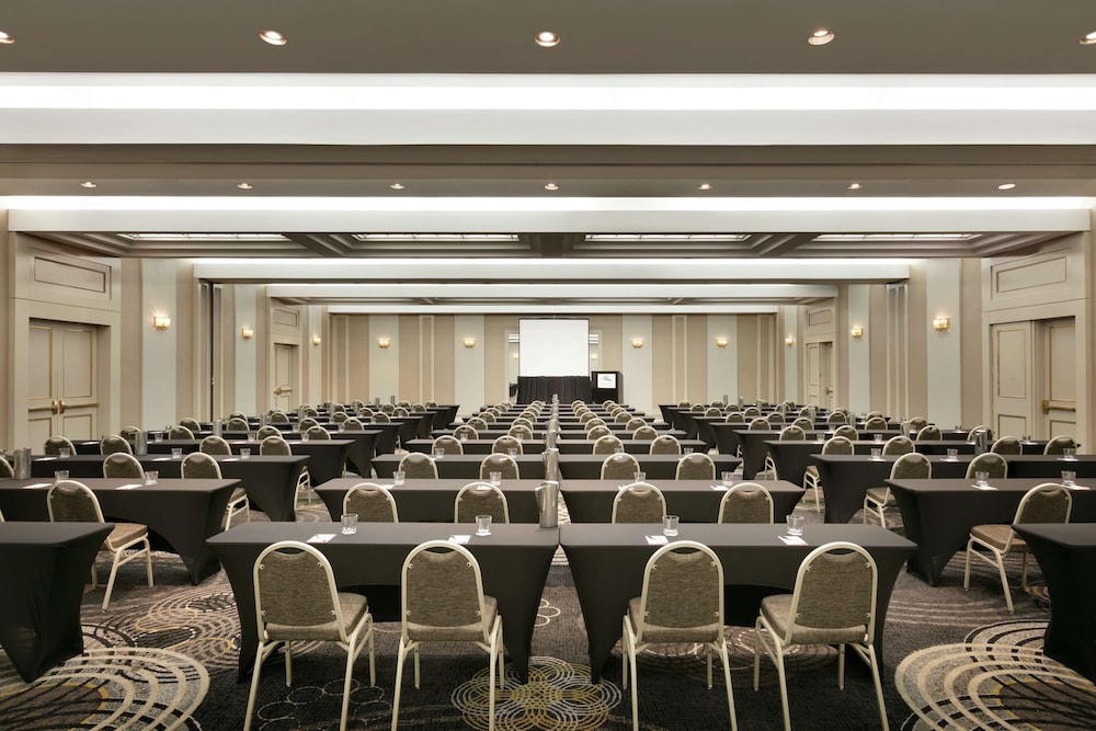 DoubleTree by Hilton New York LaGuardia Airport - photo 33