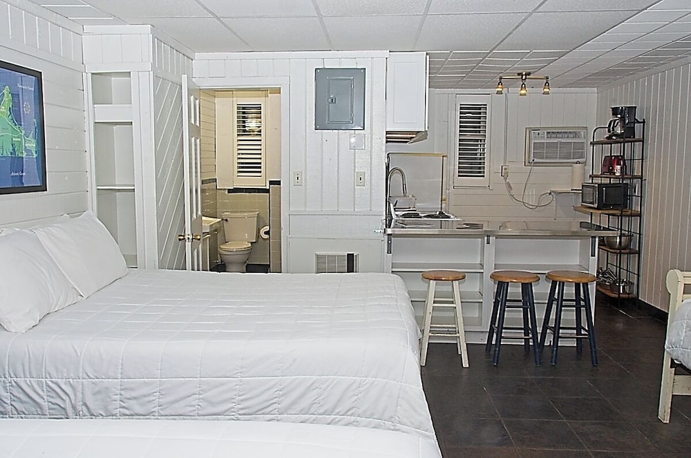 Vineyard Harbor Motel Private Beach - photo 140
