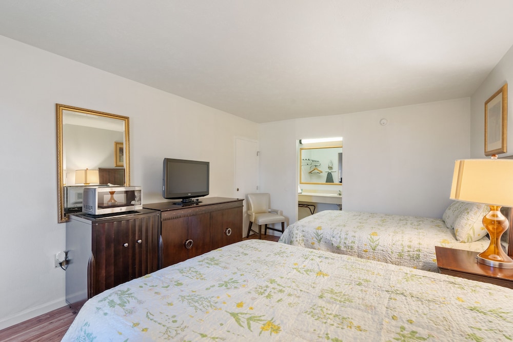 Travelodge Inn and Suites by Wyndham Historic Area - photo 7