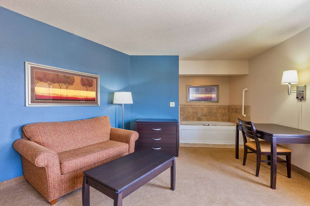 AmericInn by Wyndham Monmouth - photo 11
