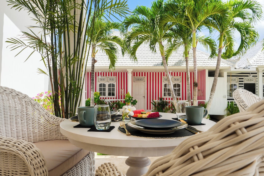 Ria Uluwatu Tropical Chic Hotel in Pecatu, Indonesia