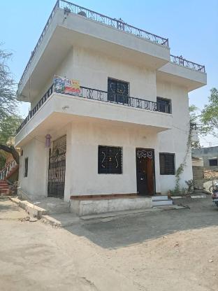 Matoshri nivas Akkalkot in Solapur, India