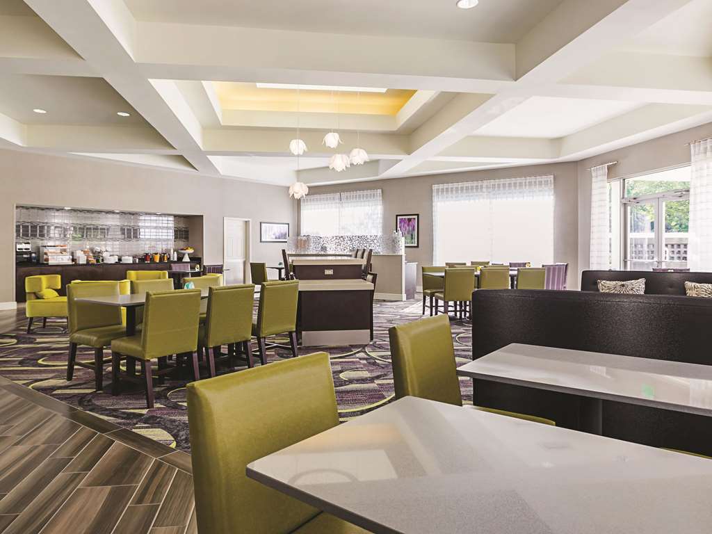 La Quinta Inn & Suites by Wyndham Dallas Plano West - photo 41