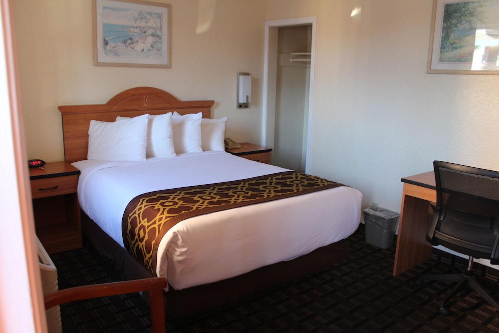 Riverside Inn & Suites Santa Cruz - photo 19