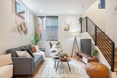 Perch The Ashworth 69 in Seattle, United States