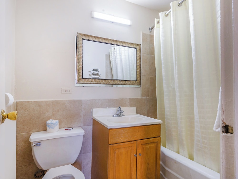 Manor Motel Near Oak Brook Chicago Westchester - photo 23