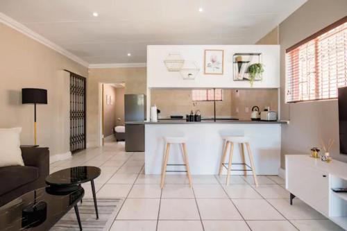Beautiful and Modern apartment close to Menlyn — 4-Star Luxury Hotel in Pretoria, South Africa