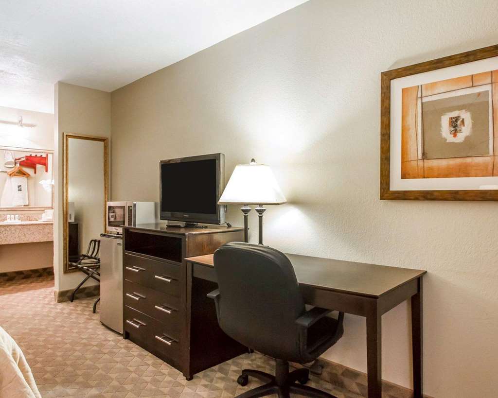 Quality Inn & Suites Greenville I 65 - photo 16