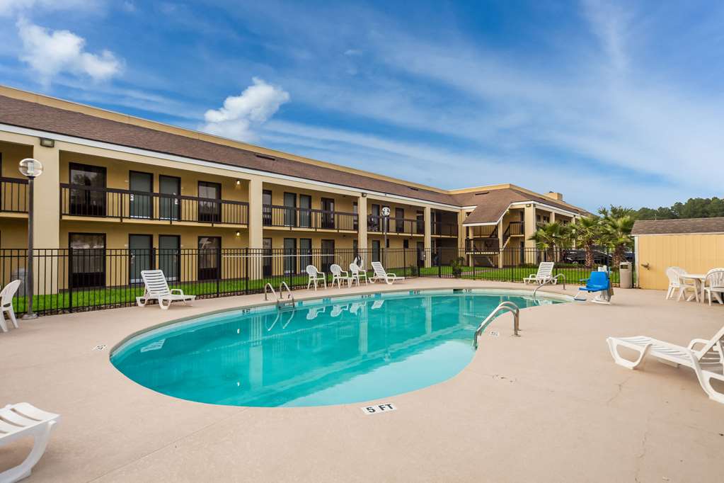 Quality Inn Coliseum - photo 26