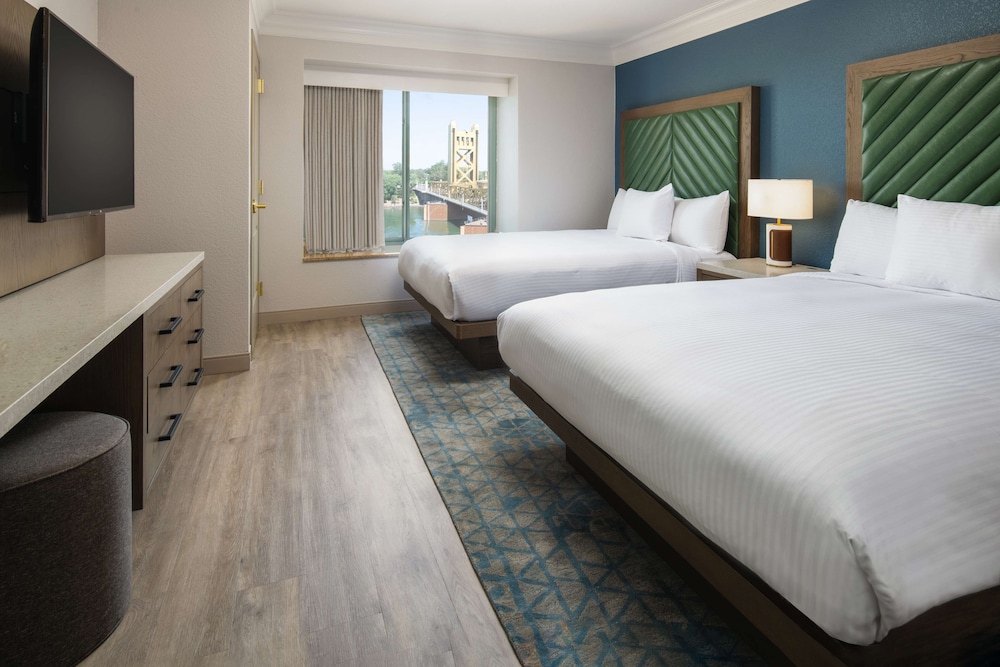 Embassy Suites by Hilton Sacramento Riverfront Promenade - photo 13