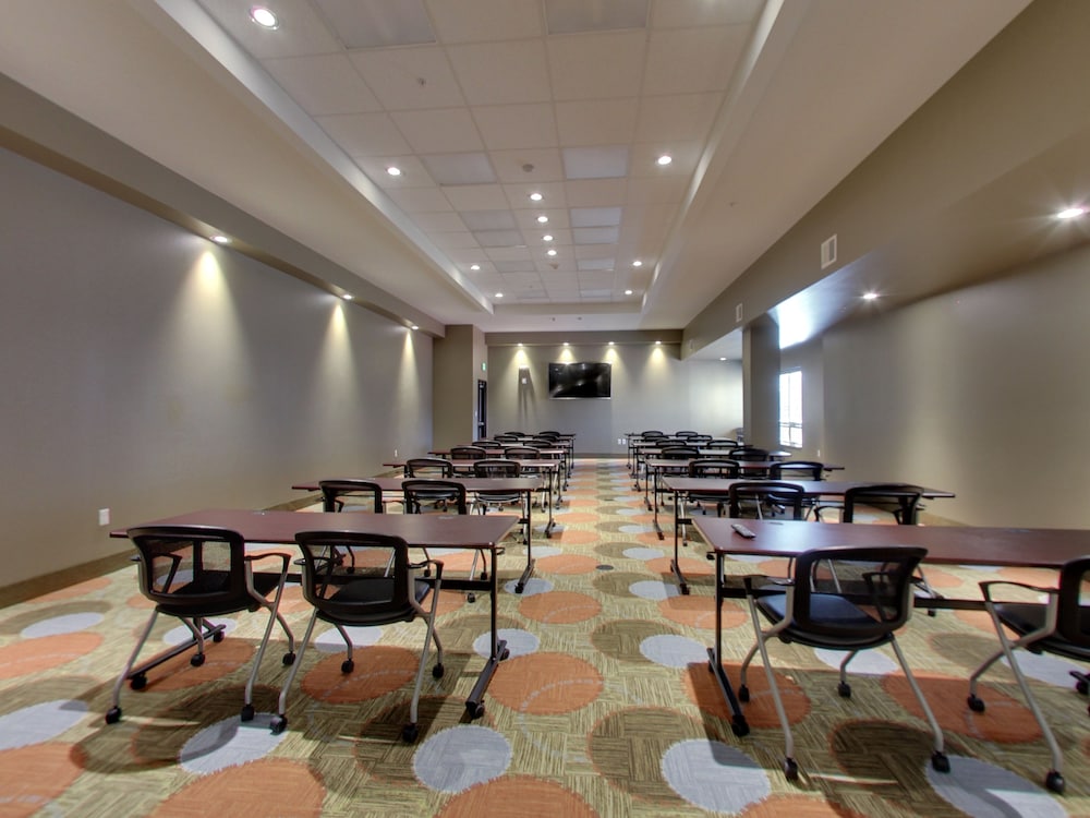 Staybridge Suites Madison Fitchburg - photo 97