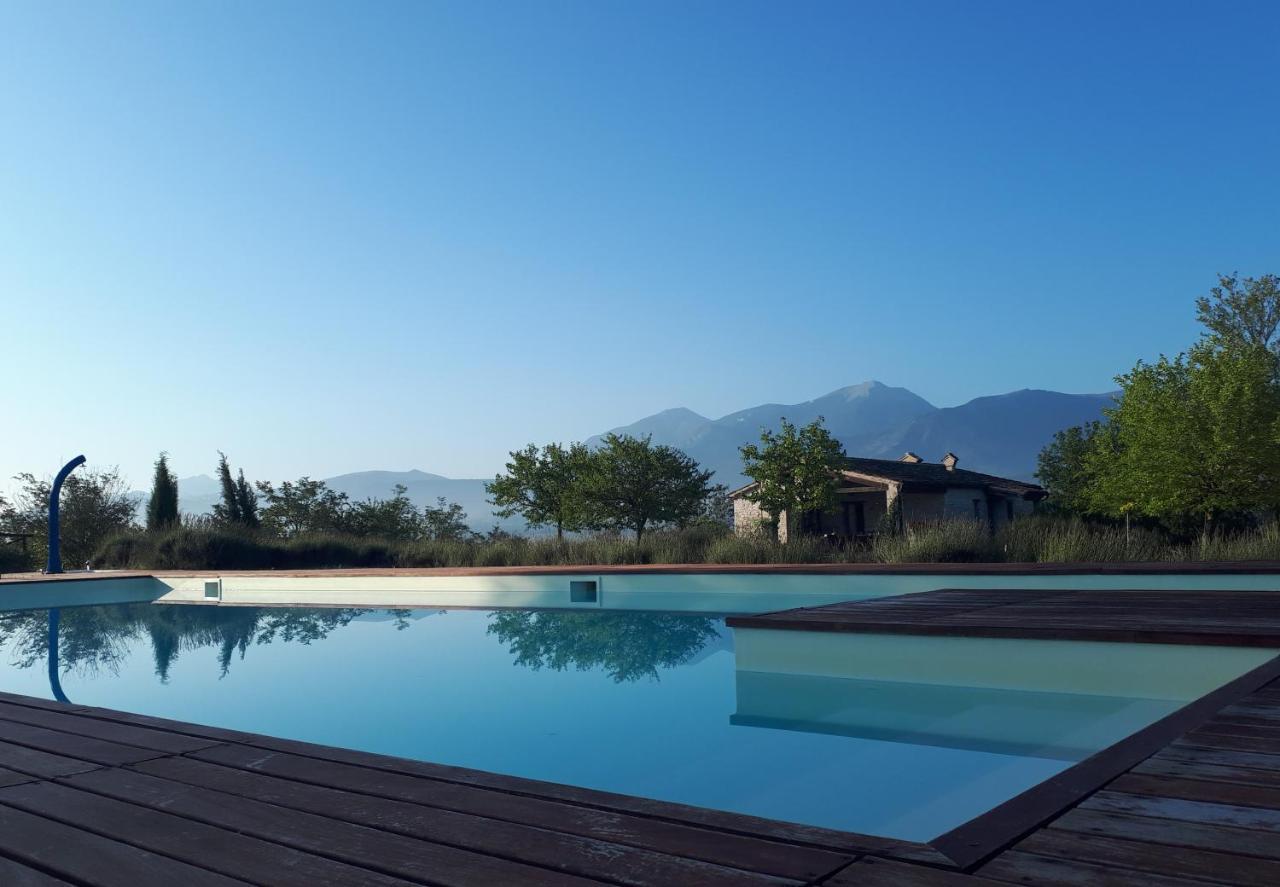 Agriturismo Molleone — 4-Star Luxury Hotel in Cagli, Italy
