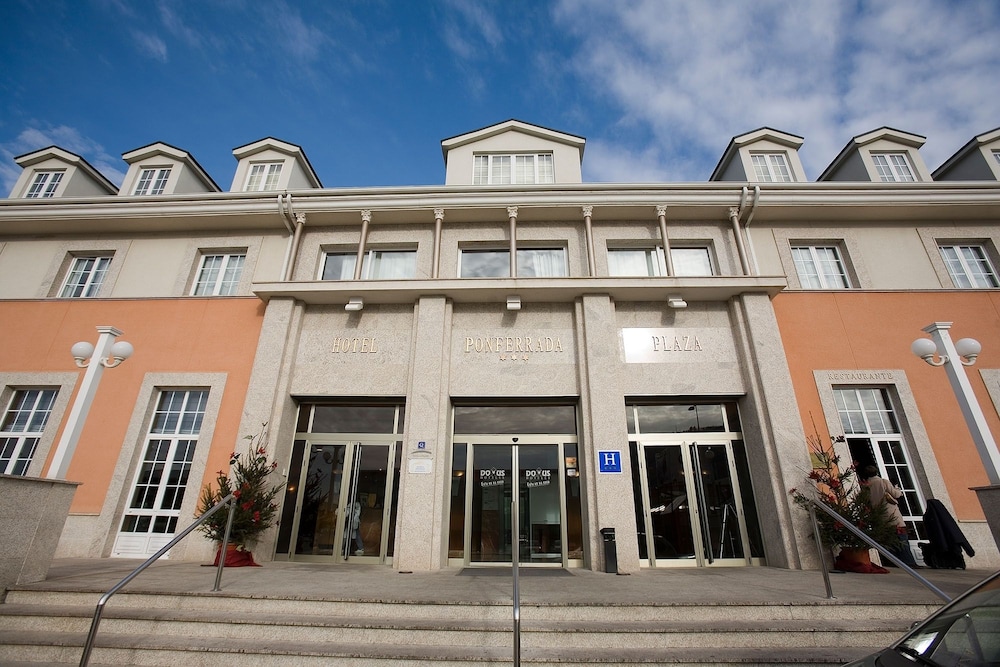 Ponferrada Plaza - carbon neutral hotel in Ponferrada