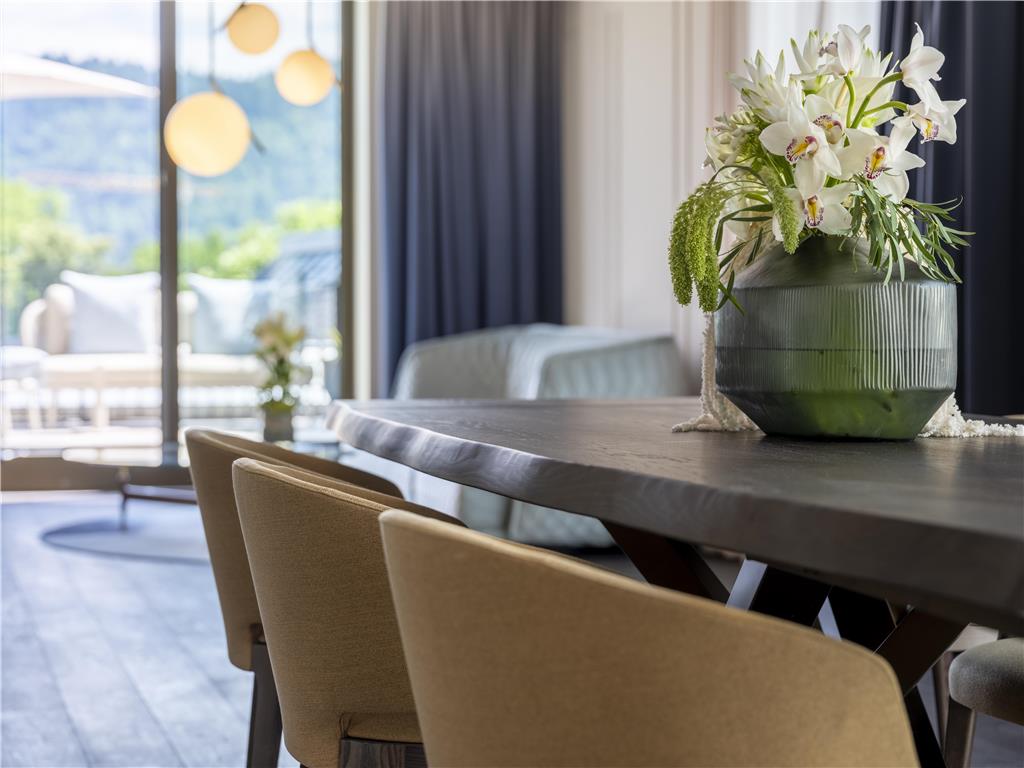 ICONS EHBB rooms Executive Corner Suite