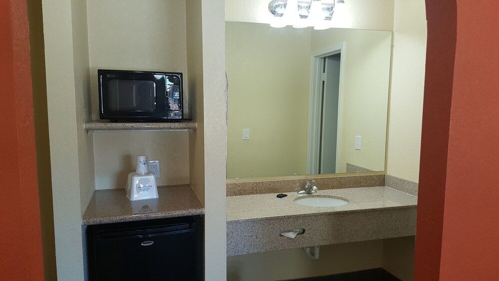 Stadium Motel - photo 19