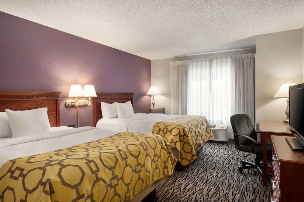 Baymont by Wyndham Springfield I 44 - photo 11