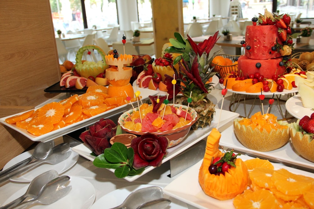 מזון ומשקאות