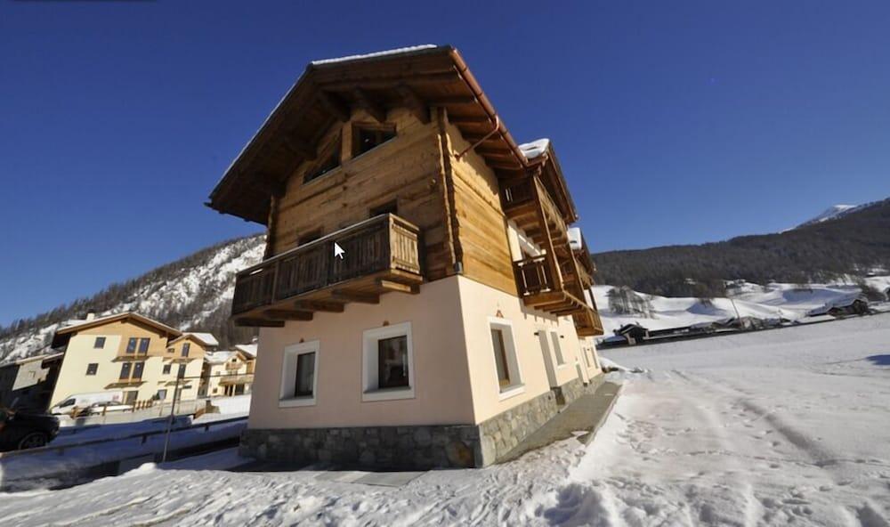 Appartamento Valeriano — 4-Star Luxury Hotel in Livigno, Italy