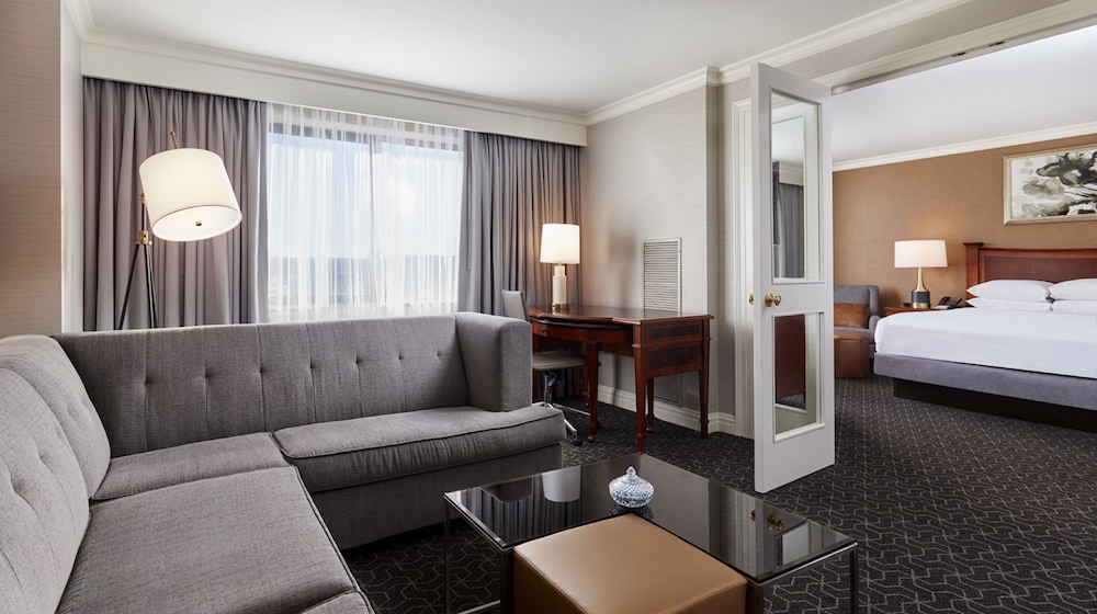 Hilton Short Hills — 4-Star Luxury Hotel in Short Hills, United States