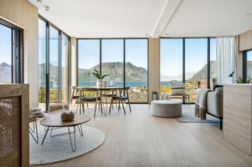 Designhytte med jacuzzi sentralt i Lofoten in Unknown City, Norway