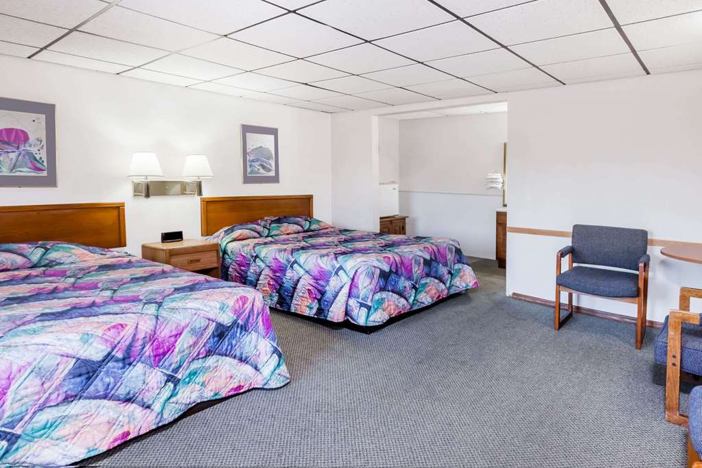 Knights Inn Mackinaw City - photo 8