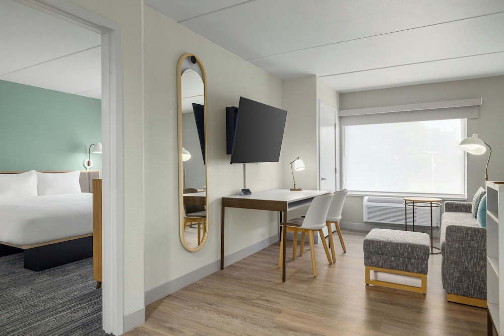 TownePlace Suites by Marriott Charlotte LoSo Airport - photo 8
