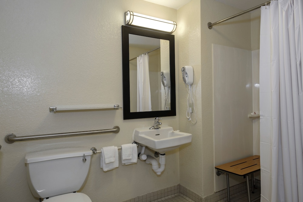 Red Roof Inn PLUS Gainesville - photo 40
