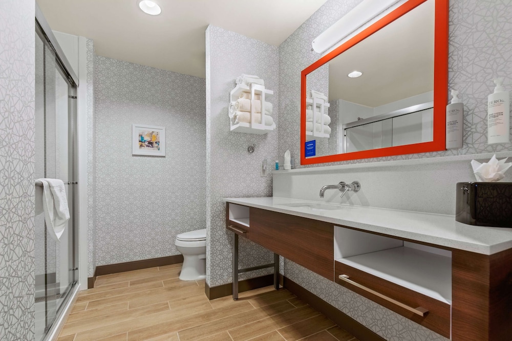 Hampton Inn & Suites Greeley - photo 17