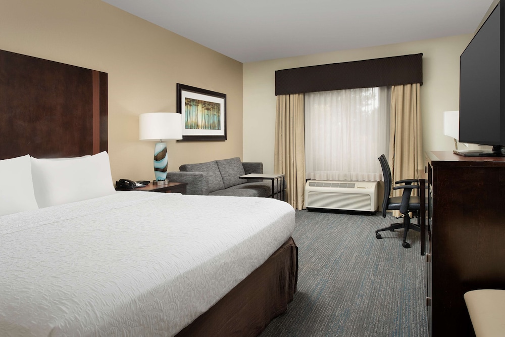 Hampton Inn & Suites Alpharetta - photo 7