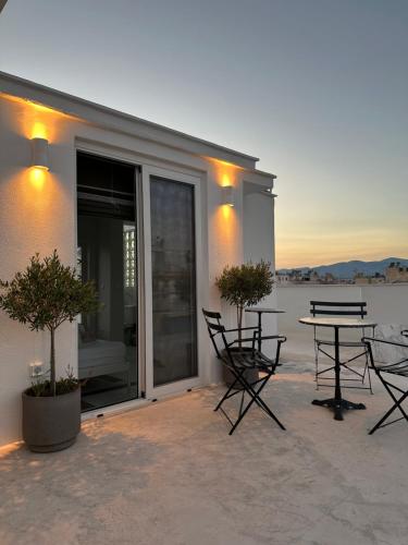 Graffiti Roof — 4-Star Luxury Hotel in Athens, Greece