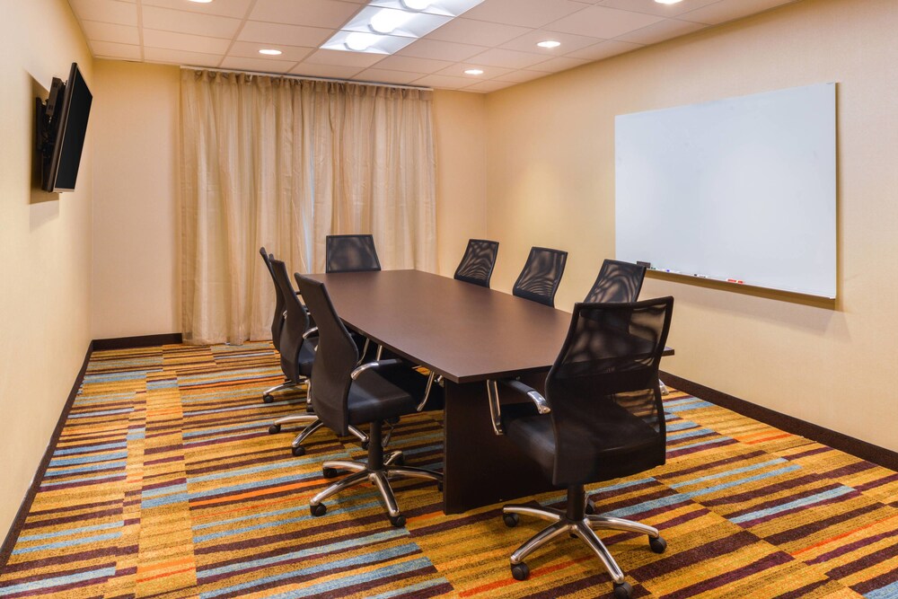 Fairfield Inn & Suites by Marriott Coralville - photo 36
