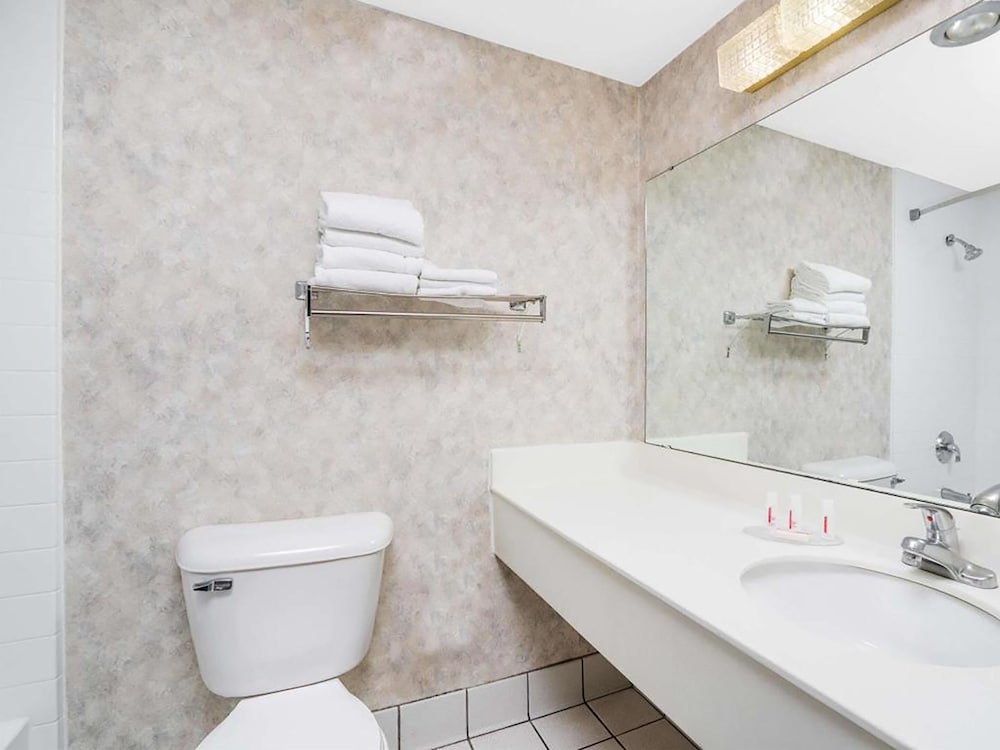 Blue Way Inn La crosse Extended Stay - photo 17