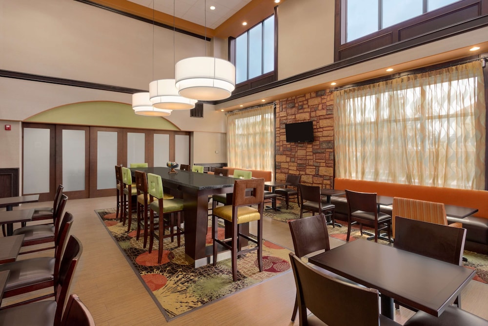 Hampton Inn & Suites Pharr - photo 3