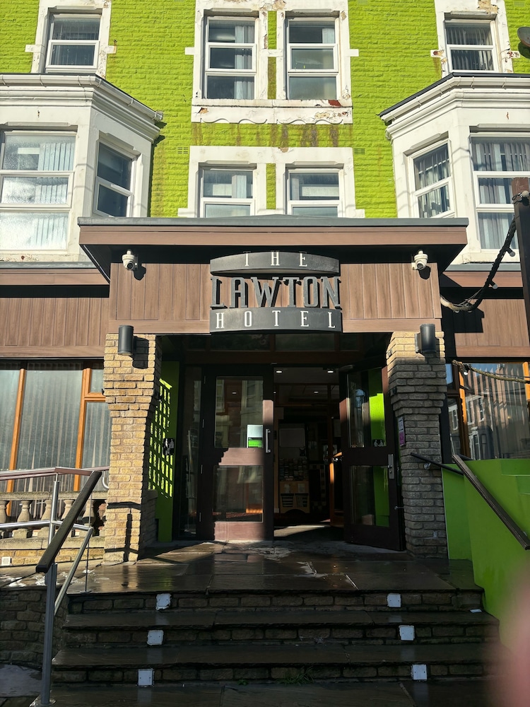 The Lawton Hotel - last minute hotel in Blackpool