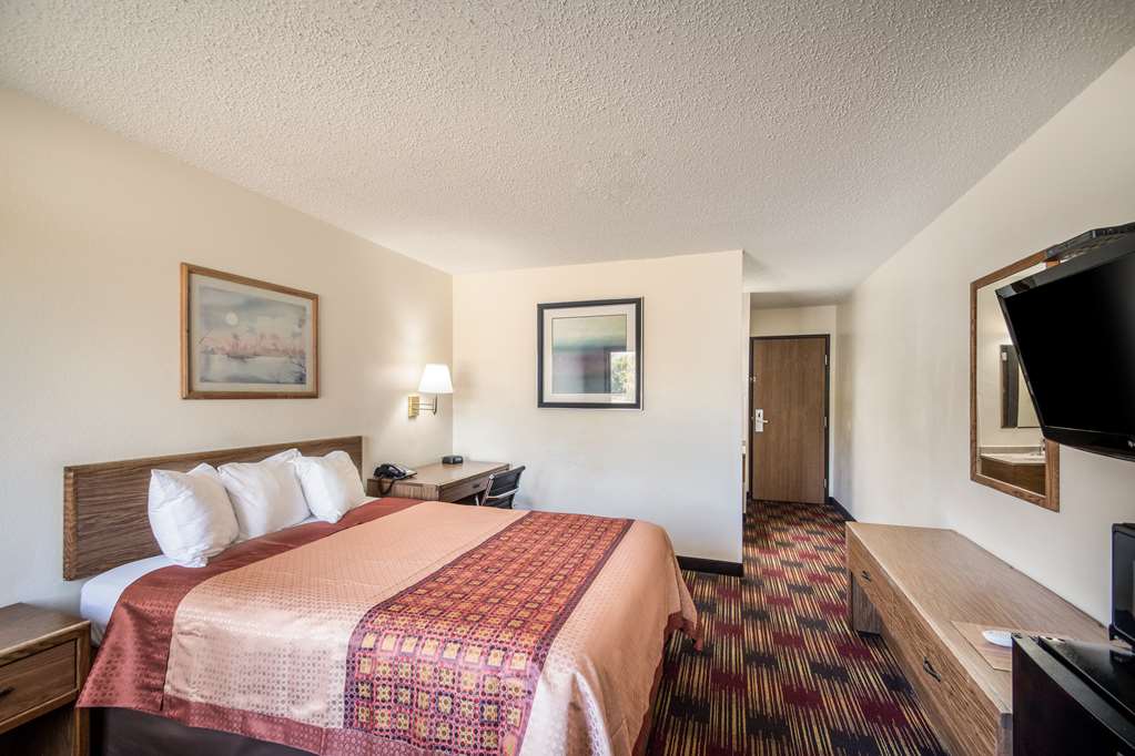 Americas Best Value Inn & Suites Harrisonville - photo 8