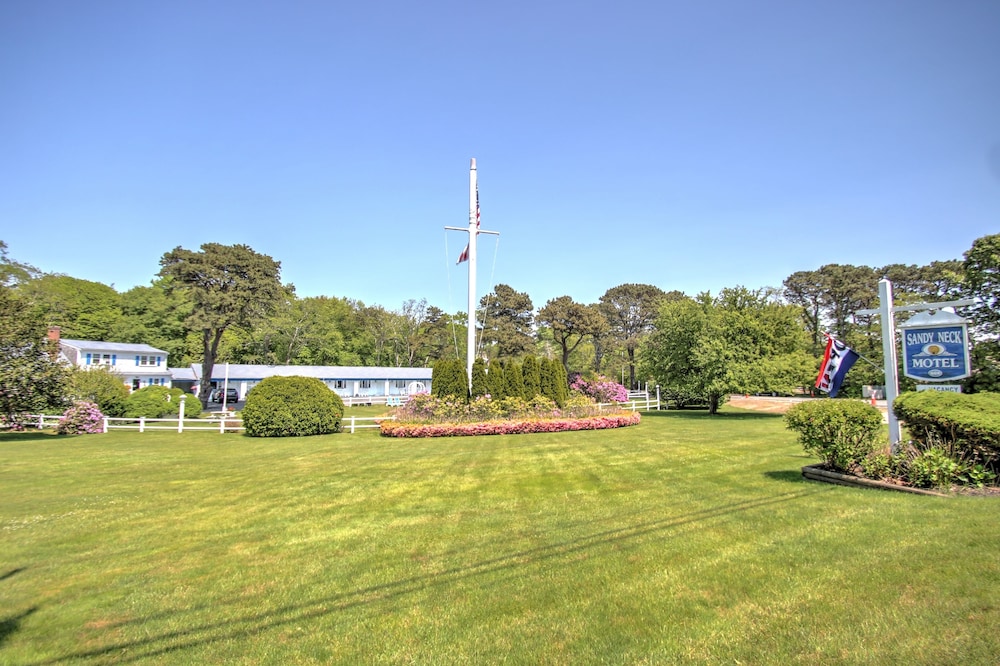 Sandy Neck Motel - last minute hotel in East Sandwich