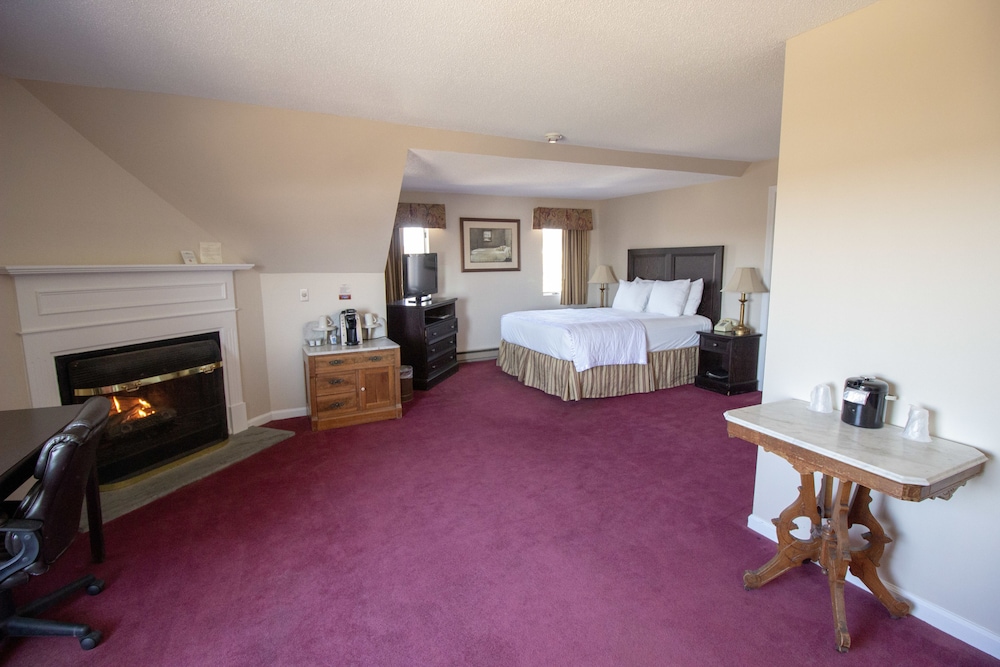 The Lucerne Inn - photo 10