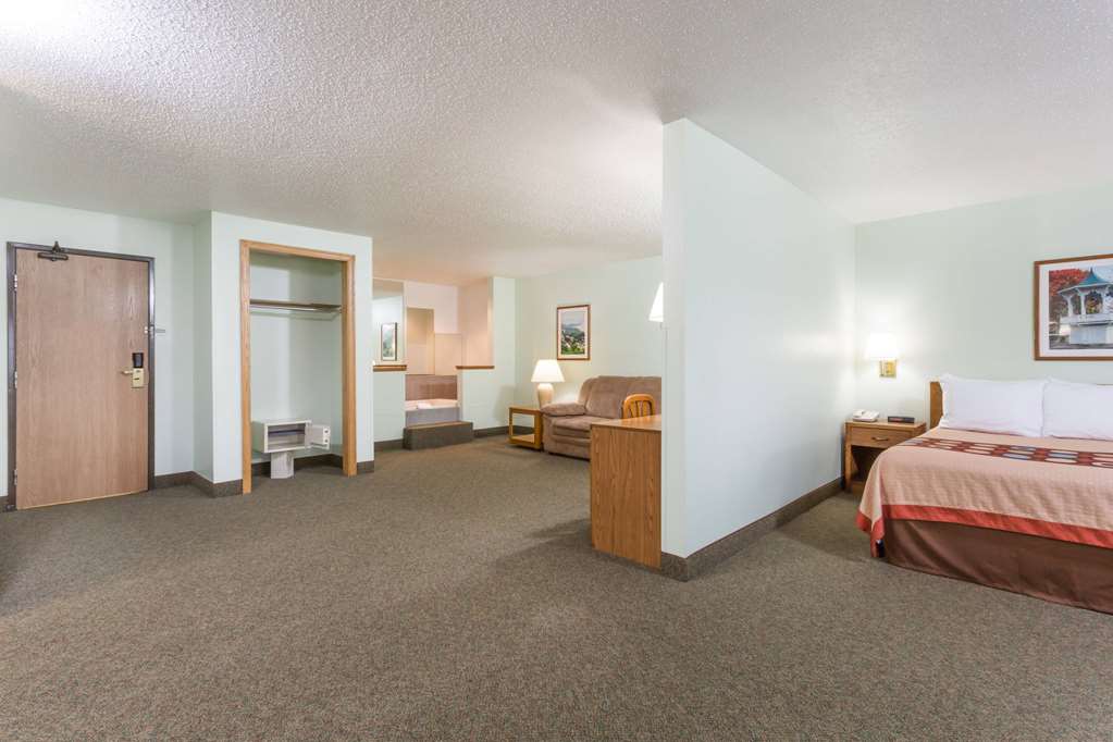 Super 8 by Wyndham Gallipolis Pt Pleasant Area - photo 12