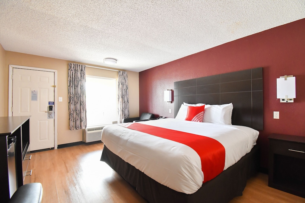 OYO Hotel Tyler Northwest Mineola Hwy - photo 5