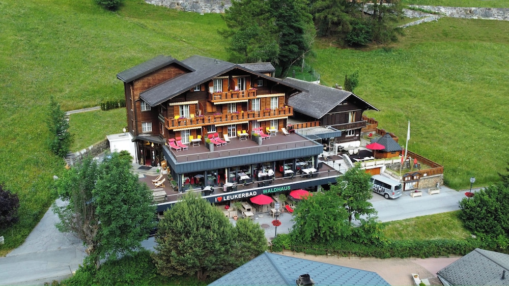 Hotel Restaurant Waldhaus — hotel in Leukerbad