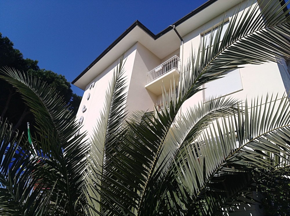 Hotel Milano — hotel in Pietrasanta
