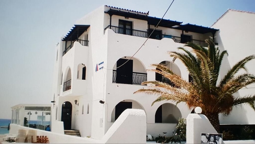 Victoria Hotel — hotel near Samos Airport