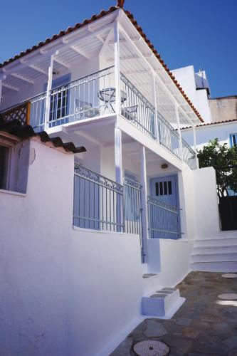 The Guest House — 4-Star Luxury Hotel in Skiathos, Greece