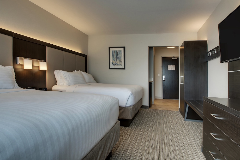 Holiday Inn Express & Suites Mount Vernon by IHG - photo 12