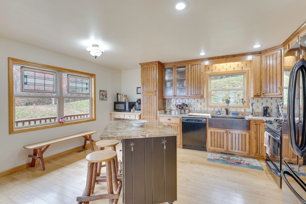 Spacious Murphy Retreat W Decks Game Room — Murphy