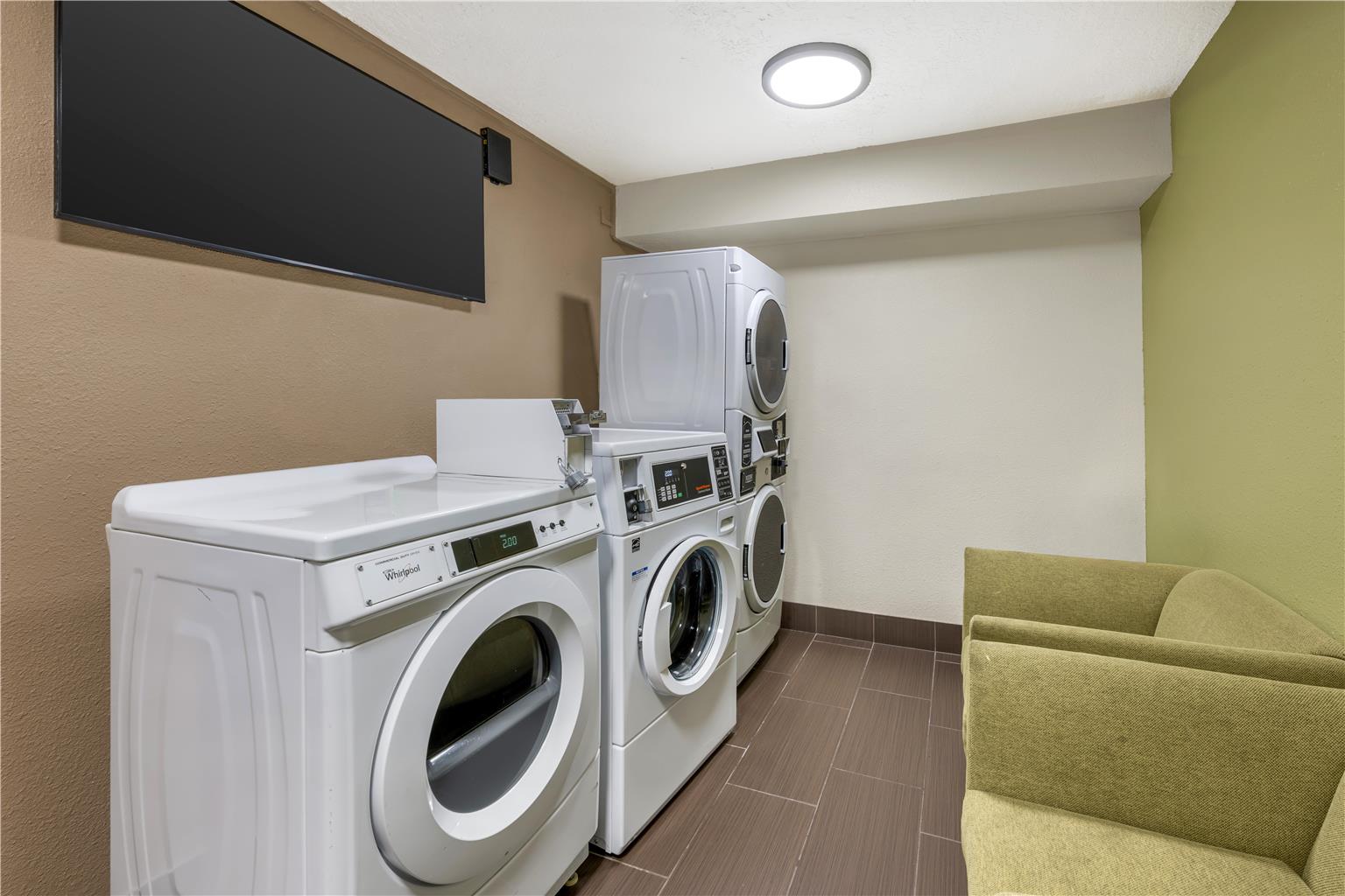 Best Western Airport Albuquerque InnSuites Hotel & Suites - photo 56