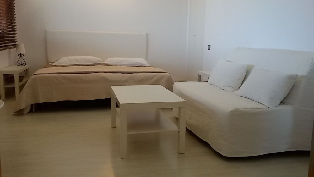 Lovely Cat S Room Urrunaga — Leintz Gatzaga