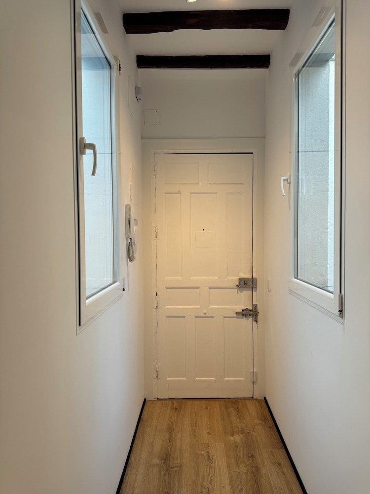 Hostal las violas hotel Cuatro Vientos Madrid